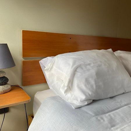 Hostal Los Pioneros 纳塔列斯港 外观 照片