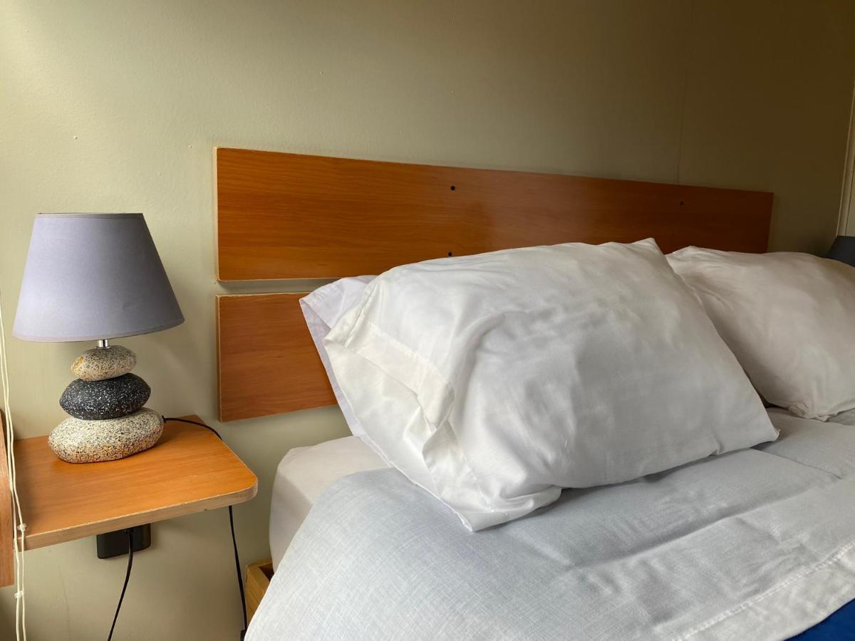 Hostal Los Pioneros 纳塔列斯港 外观 照片