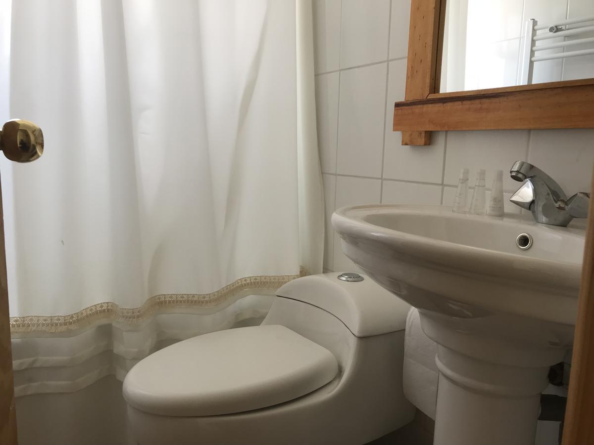 Hostal Los Pioneros 纳塔列斯港 外观 照片